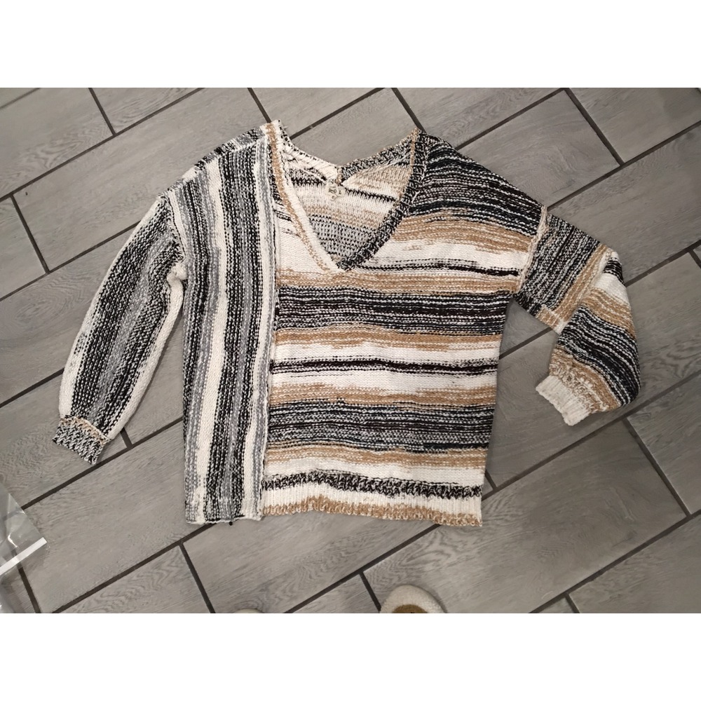 NWOT POL Abstract Stripe V Neck Sweater Women's Size S